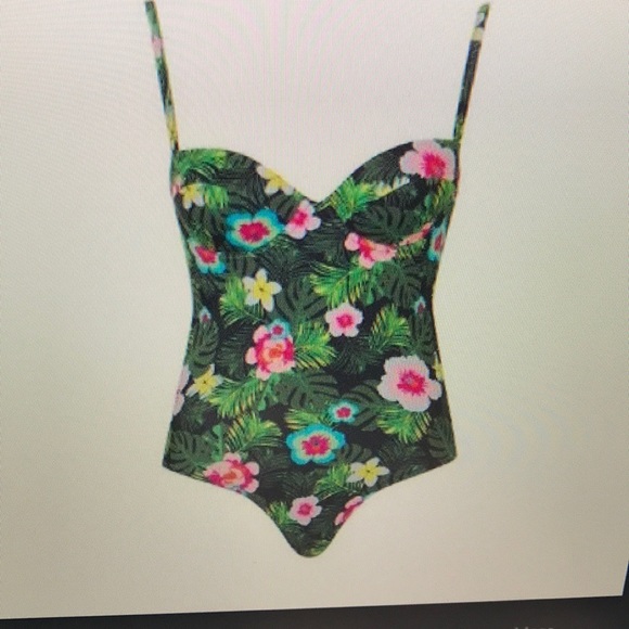 Topshop Other - Top shop Maui floral one piece swimsuit